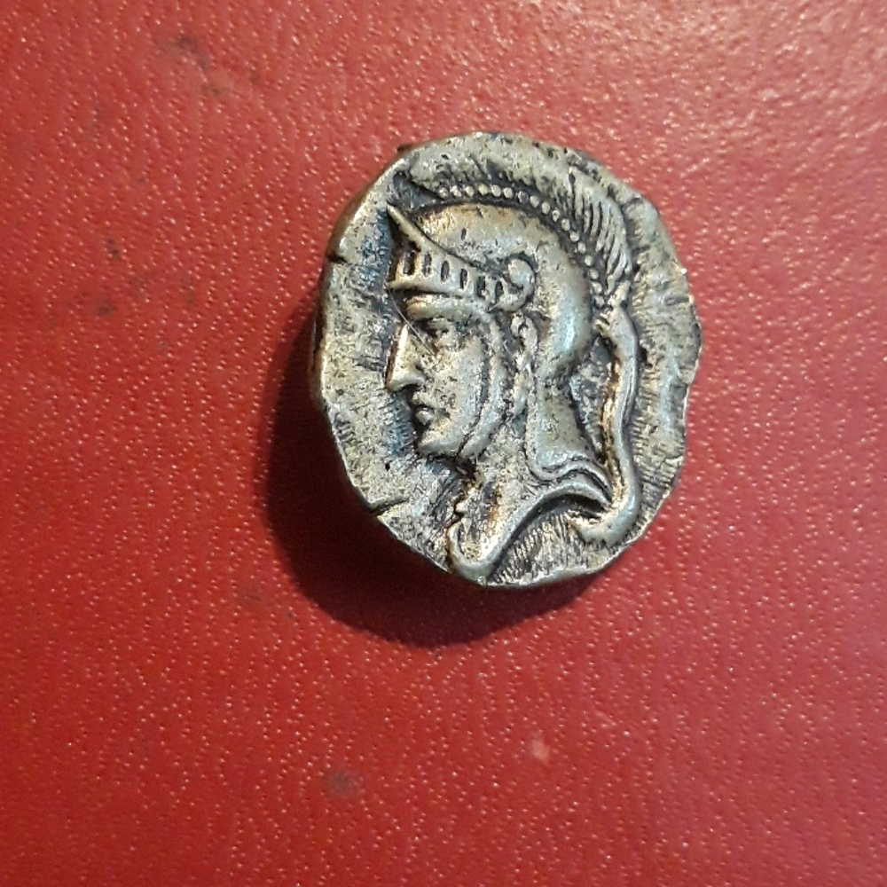 Button - Picture 2 of 4